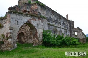 Ruine Castel Martinuzzi de la Vintu de Jos