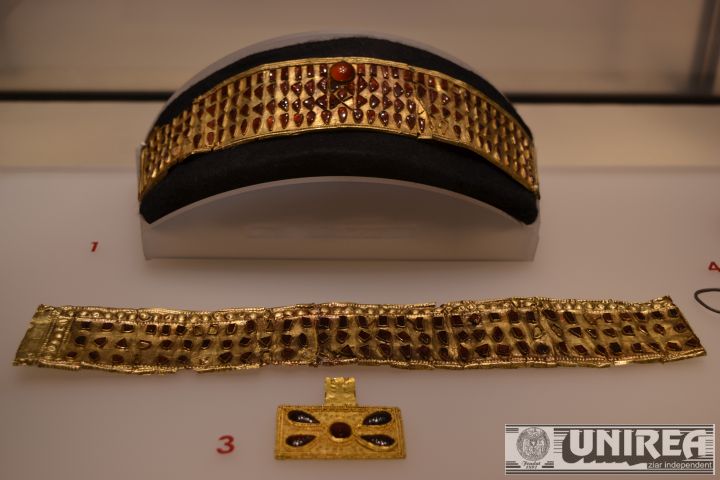 Tezaurul de aur si argint expozitie Sala Unirii Alba Iulia (56)