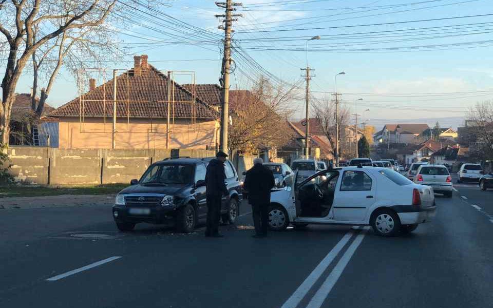 Foto Tirea Ta Accident Rutier La Alba Iulia Dou Autoturisme Au