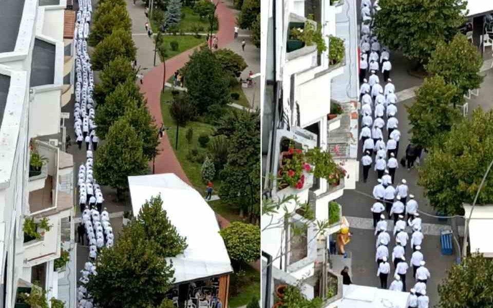 Foto Video Elevii Militari Din Alba Iulia Au Defilat Napoi N B Nci