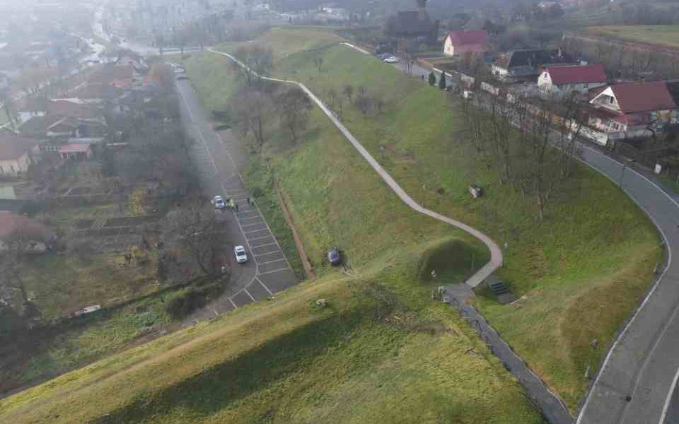 FOTO VIDEO Cine este șoferul din ALBA care a ZBURAT cu Audi ul prin