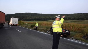 FOTO, VIDEO Accident mortal la ieșire din Aiud spre Mirăslău: Două persoane au decedat după o coliziune frontală