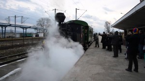 FOTO-VIDEO: Șuieratul Mocăniței, readus înapoi în gara Alba Iulia, de 1 Decembrie. Prima cursă a trenului de epocă de la Zlatna