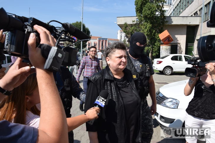 Υπόθεση απάτης στην CEC Bank Zlatna: Στα δικαστήρια η γυναίκα που έκλεψε ΕΚΑΤΟΜΜΥΡΙΑ ευρώ και τα έδωσε στους φτωχούς και τις εκκλησίες