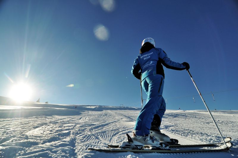 Pierdeți în greutate în timp ce schiați. Cum de a învăța să schiați pe un curs de patinaj?