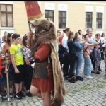 LIVE VIDEO| Noaptea Muzeelor 2022, la Alba Iulia: Garda Apulum, personaje istorice, lupte de gladiatori, expoziții și multe alte atracții în noaptea în care istoria prinde viață thumbnail