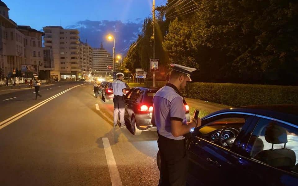 Privo di sensi sulle strade di Alba: guidatori ubriachi, senza patente o con veicoli non targati, arrestati dai carabinieri