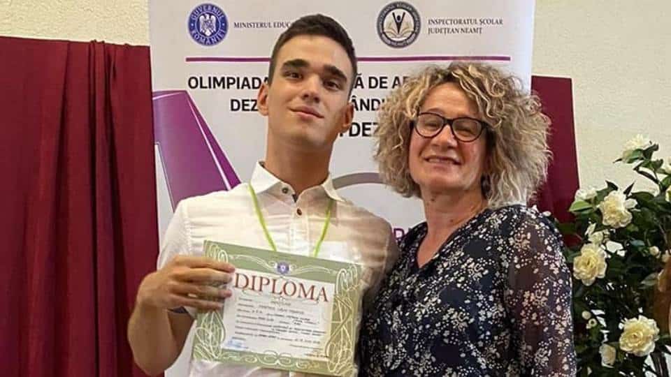 ΕΙΚΟΝΕΣ |  Ο μαθητής δεκανέας Călin Hartzos από το Στρατιωτικό Κολλέγιο Alba Iulia, προκρίθηκε για τη Ρουμανική ομάδα για το Παγκόσμιο Πρωτάθλημα Συζήτησης
