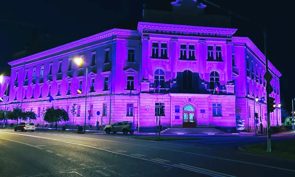 FOTO: Palatul de Justiție, clădire emblematică pentru Alba Iulia, pus ...