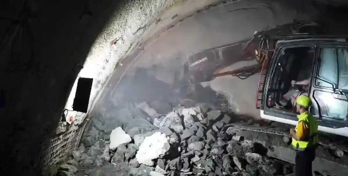 VIDEO | Autostrada A1 Lugoj-Deva: A fost realizată străpungerea primei galerii a Tunelului 1 de pe secțiunea Margina–Holdea. Stadiul fizic al întregului lot se apropie de 30%