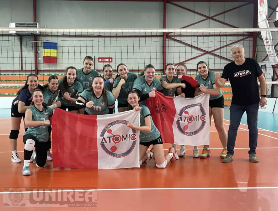 FOTO: Atomic Blaj, rezultat excelent: calificare la turneul semifinal 2 la volei feminin Under 17 | Echipa pregătită de Dan Balu, victorii pe linie în turneul de la Blaj