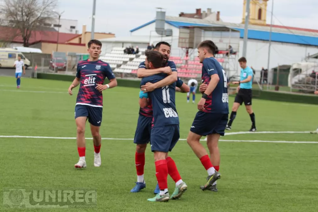 Unirea Tășnad – Metalurgistul Cugir 2-1 (0-0), în play-off | „Roș-albaștrii”, înfrângere după 4 partide, în Vinerea Mare