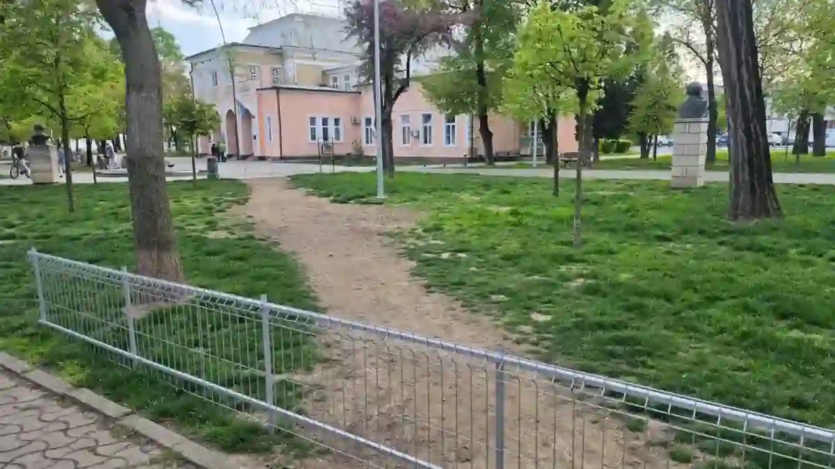 VIDEO-ȘTIREA TA | „Pistă” de 100 de metri garduri în parcul din centrul municipiului Alba Iulia