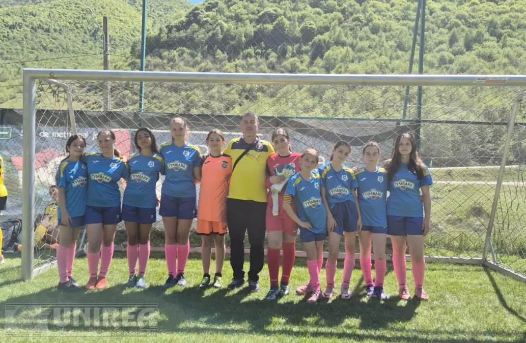 FOTO: Școala Gimnazială „Nicodim Ganea”, învingătoare la faza zonală a Cupei Satelor, la Sibiu, la ambele categorii la fotbal feminin și calificare la turneul final