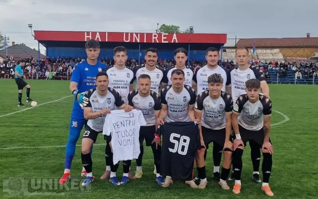 FOTO: Unirea Tășnad – CSM Unirea Alba Iulia 0-4 (0-1) | „Alb-negrii”, victorie mare în cursa spre baraj, dedicată lui Tudor Vomir!