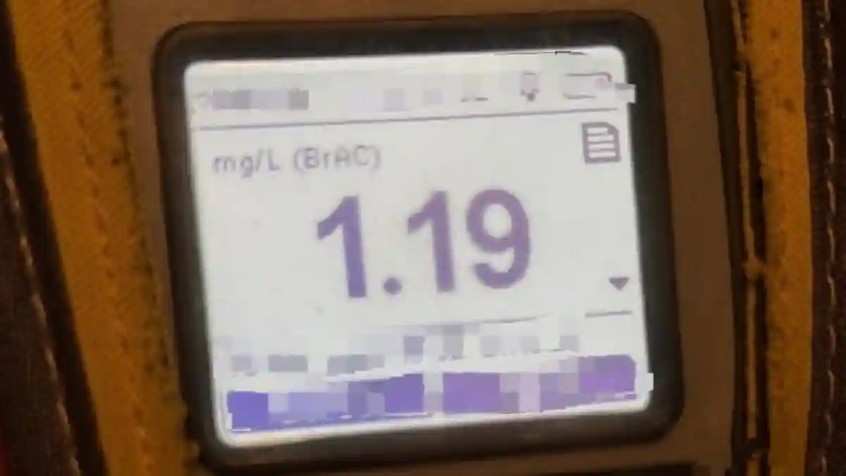 VIDEO | Bărbat din Sâncel, prins BĂUT la volan de polițiști. A avut o alcoolemie de 1,19 mg/litru alcool pur în aerul expirat