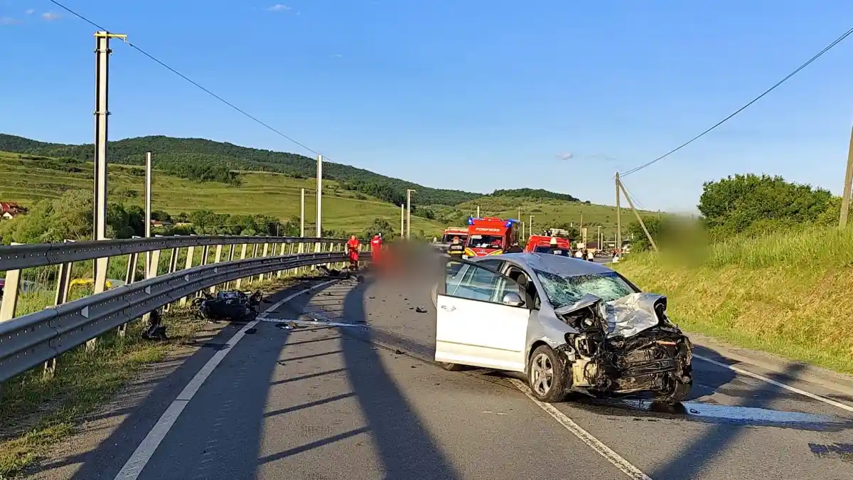 FOTO | ACCIDENT GRAV în județul vecin: Motociclist găsit în 