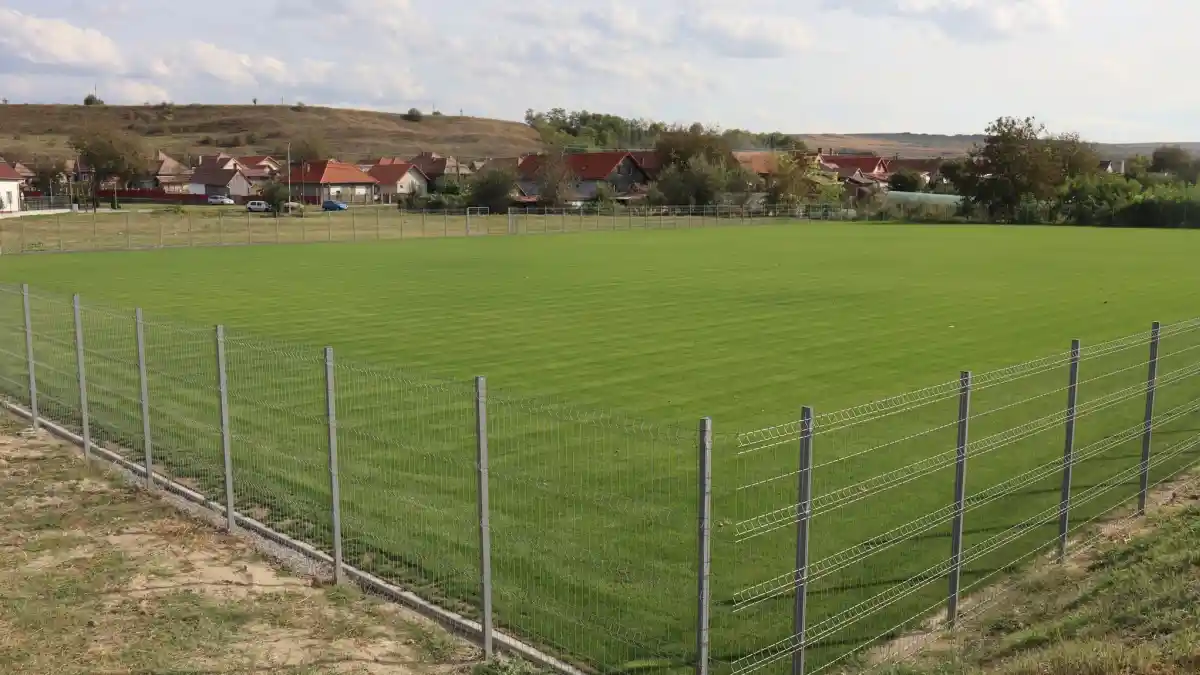 Parcare publică cu 82 de locuri, amenajată la baza sportivă 